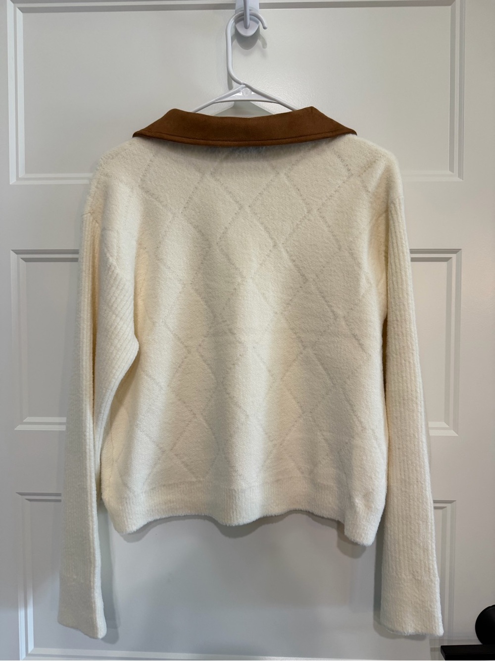 Women’s Hunter Cream Knit Button-Down with Brown Collar - Picture 2 of 4